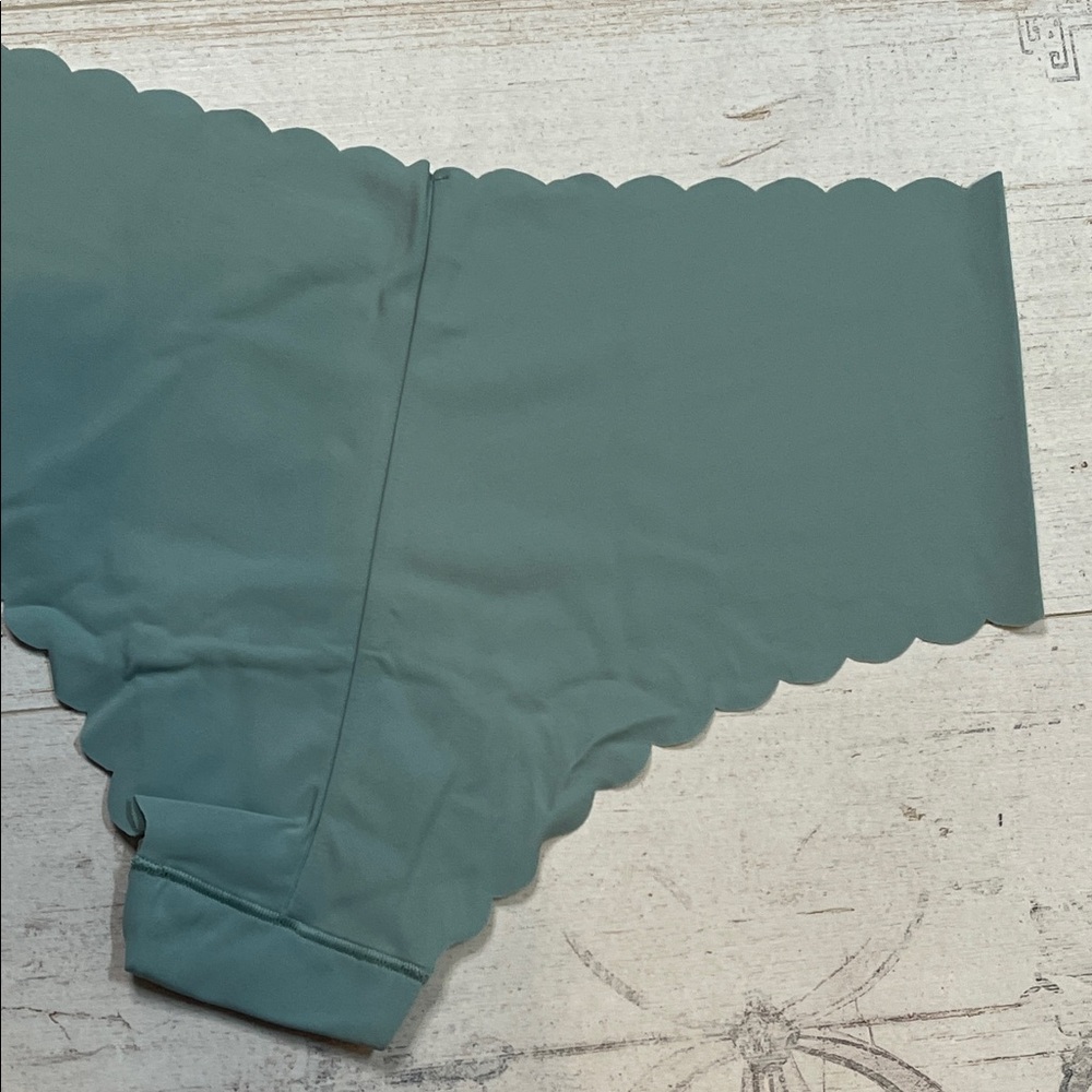 Victoria's Secret Sage Green Scallop Trim Cheeky Panties Size Medium - Picture 7 of 7